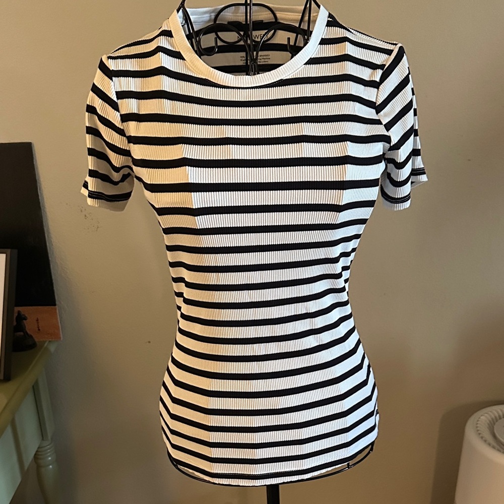 Classic Nine West Black and White Striped Women's Tee. NWOT!